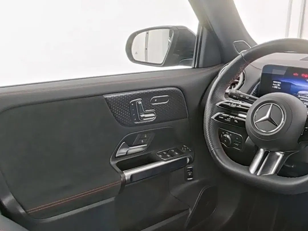 Mercedes-Benz EQB 250 Night - Thumbnail 5