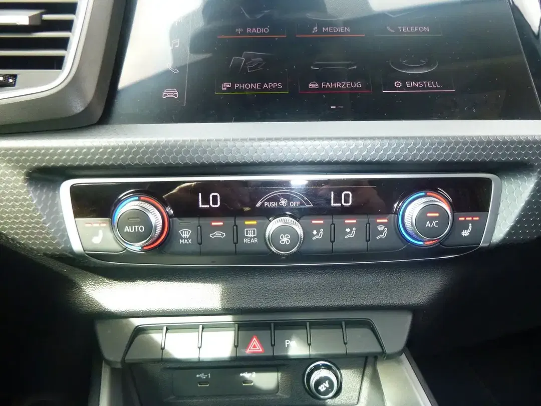 Audi A1 25 TFSI Sportback S line - Thumbnail 13