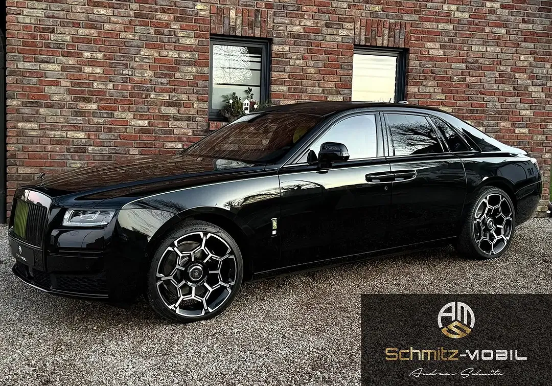 Rolls-Royce Ghost Black Badge - foto 1