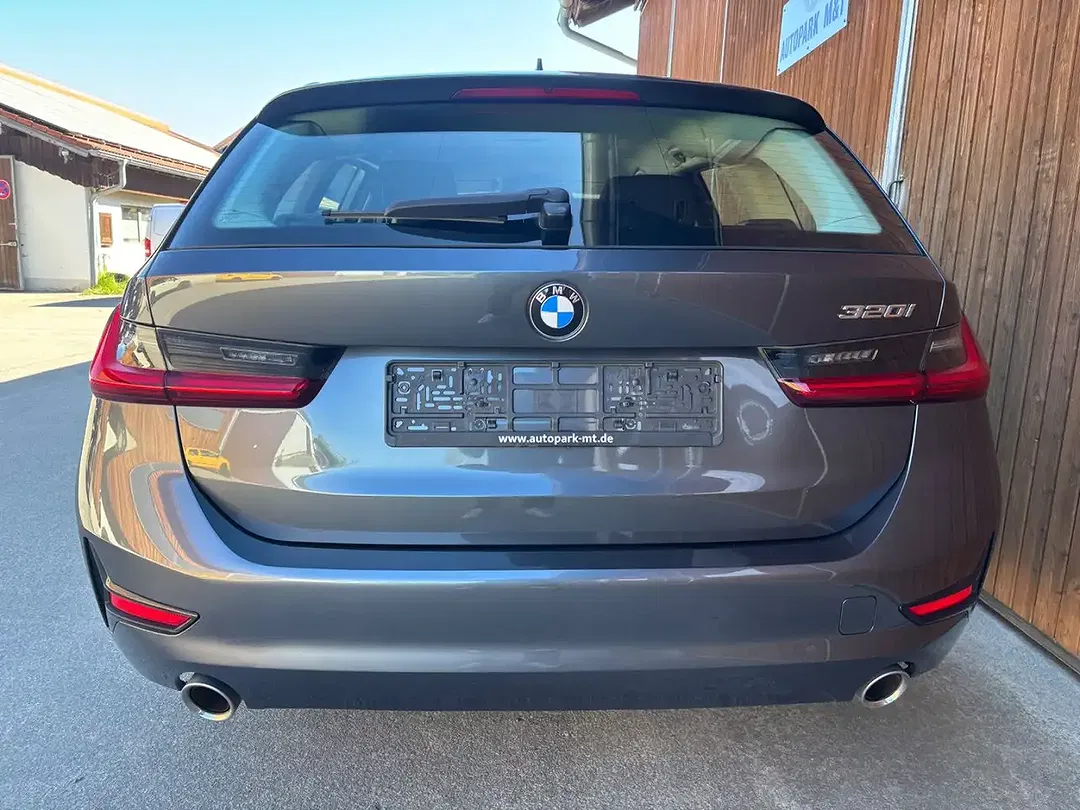 BMW 320 AUT Touring - Thumbnail 3