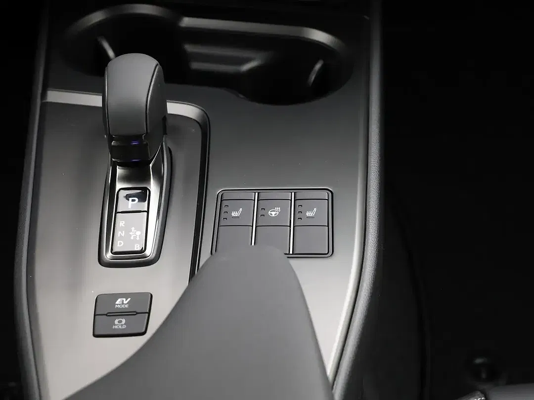 Lexus UX 250h 300h F SPORT Design - Thumbnail 14