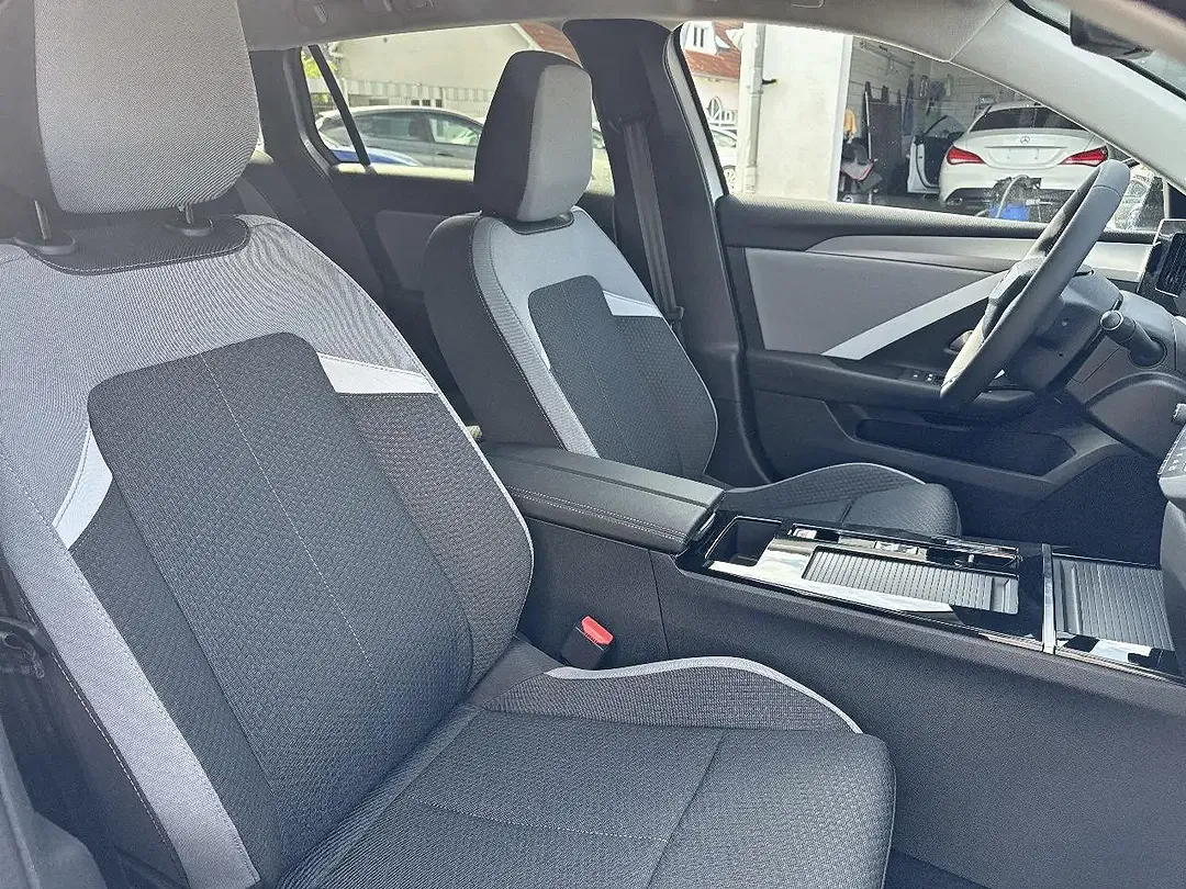 Opel Astra EV - Thumbnail 18