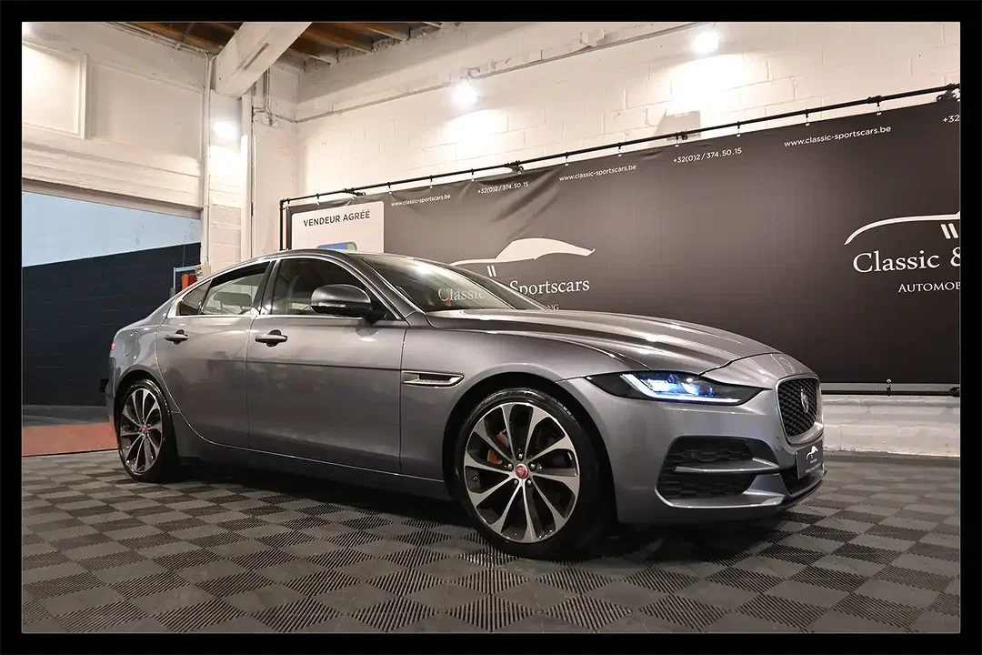 Jaguar XE 2.0 4x4 R-Dynamic - Afbeelding 1