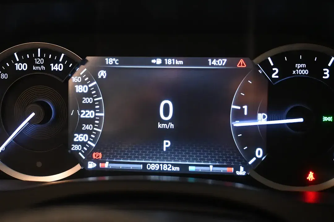Jaguar XE 2.0 4x4 R-Dynamic - foto 15