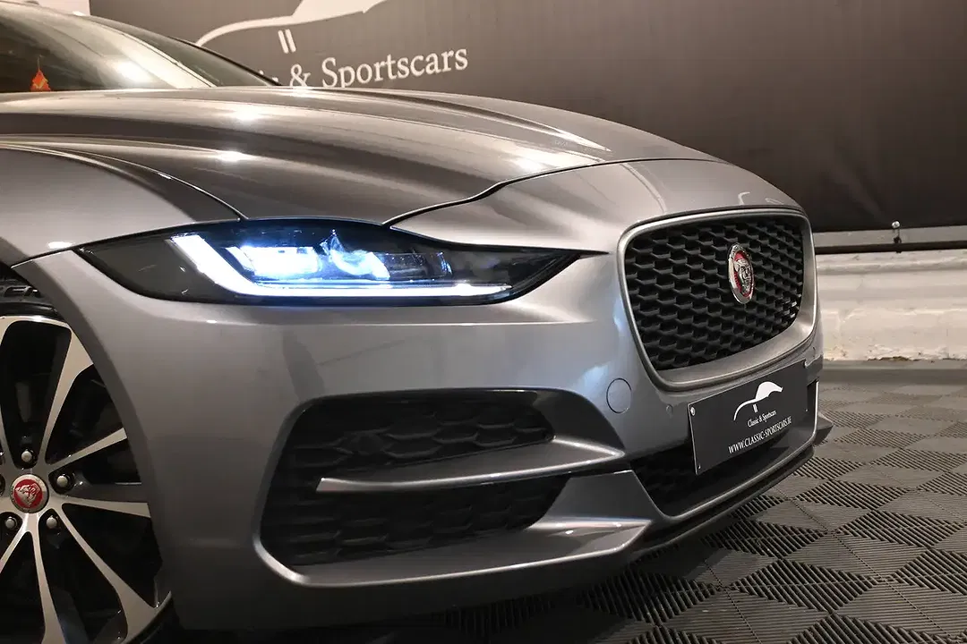 Jaguar XE 2.0 4x4 R-Dynamic - Thumbnail 3