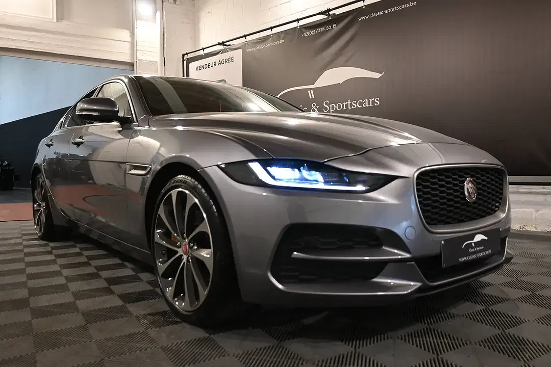 Jaguar XE 2.0 4x4 R-Dynamic - Thumbnail 4