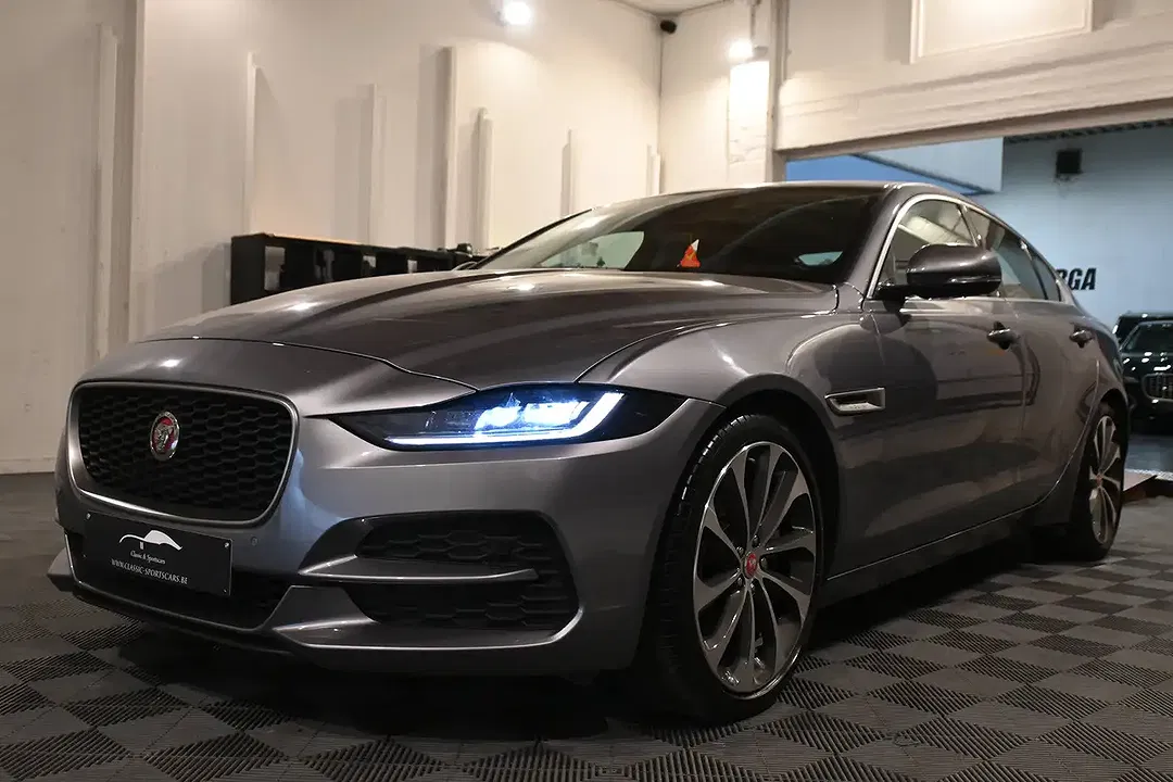 Jaguar XE 2.0 4x4 R-Dynamic - Thumbnail 5