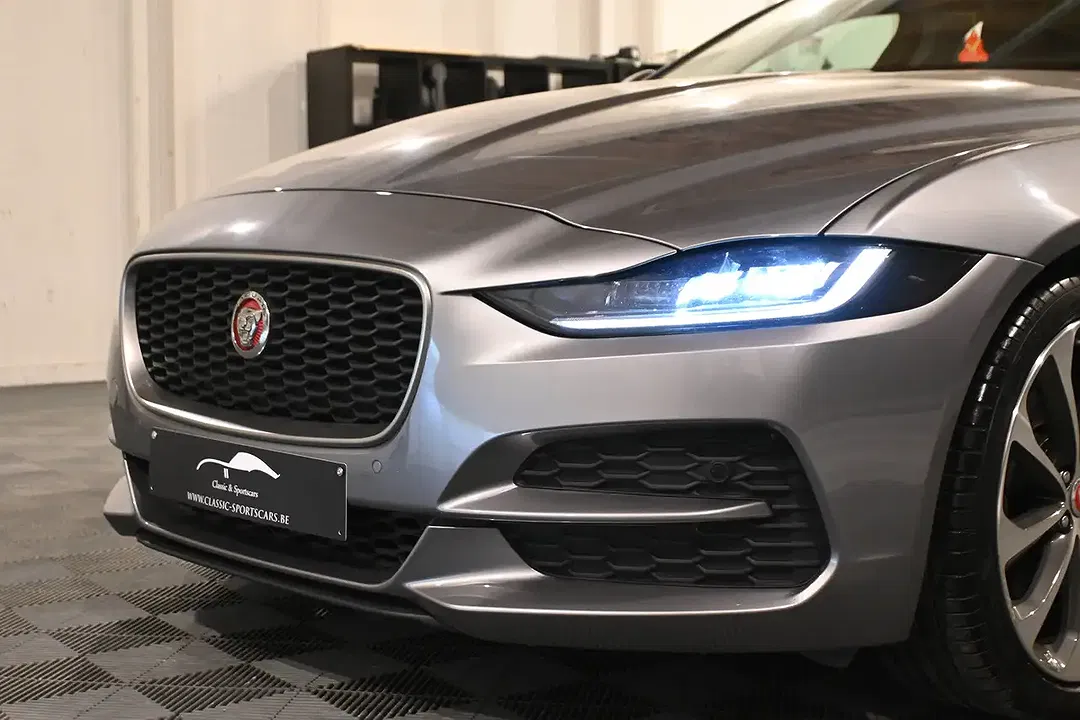 Jaguar XE 2.0 4x4 R-Dynamic - Thumbnail 6