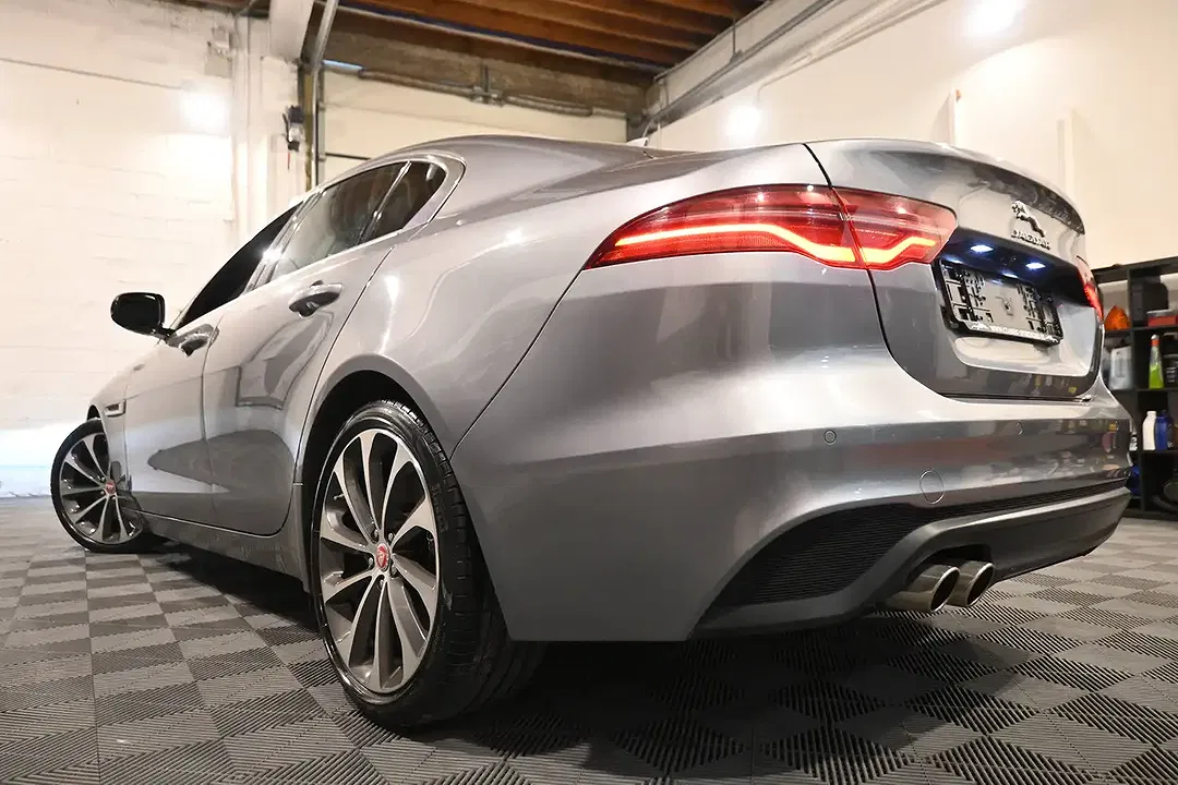 Jaguar XE 2.0 4x4 R-Dynamic - Thumbnail 9
