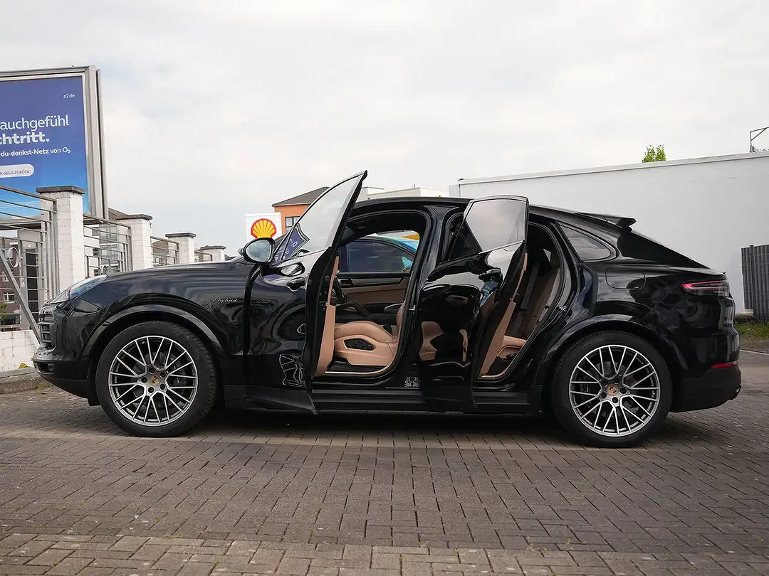 Porsche Cayenne E-Hybrid Coupe - Thumbnail 12