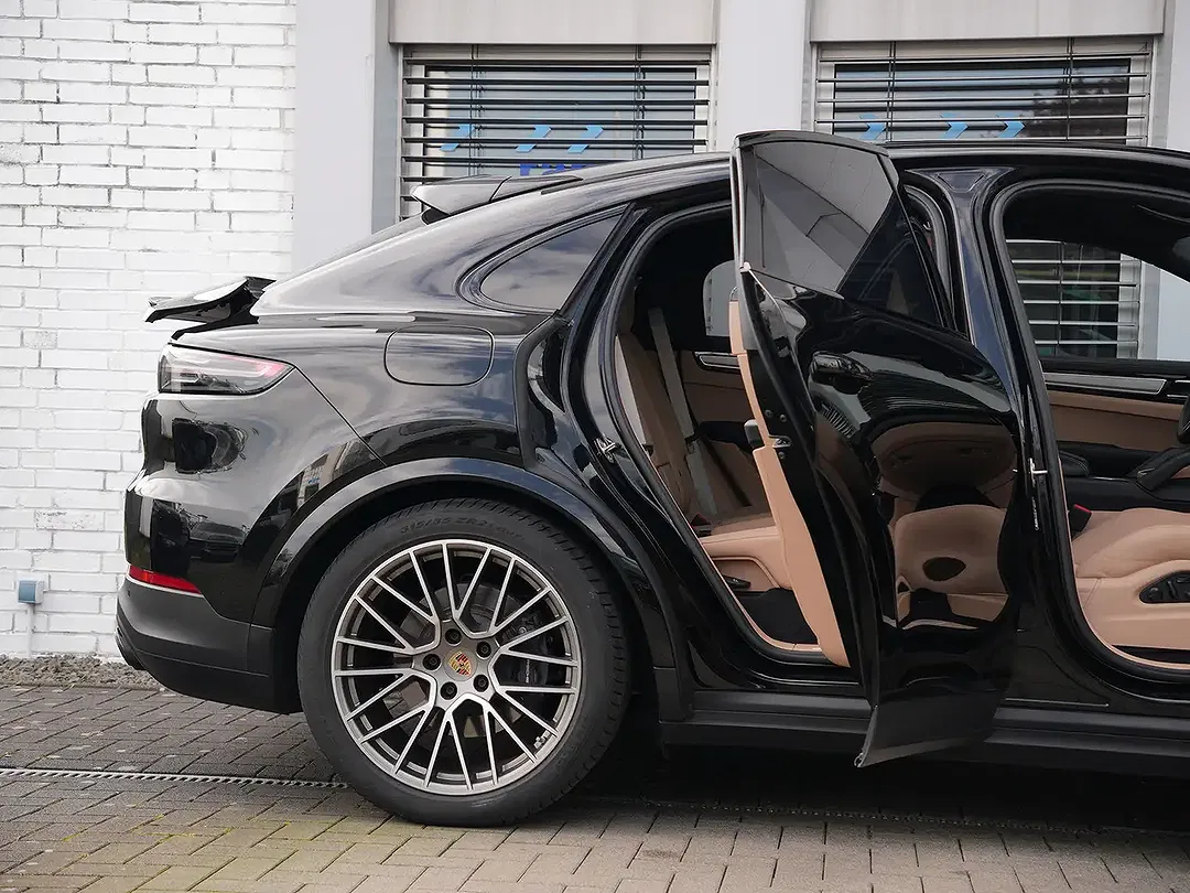Porsche Cayenne E-Hybrid Coupe - Thumbnail 15