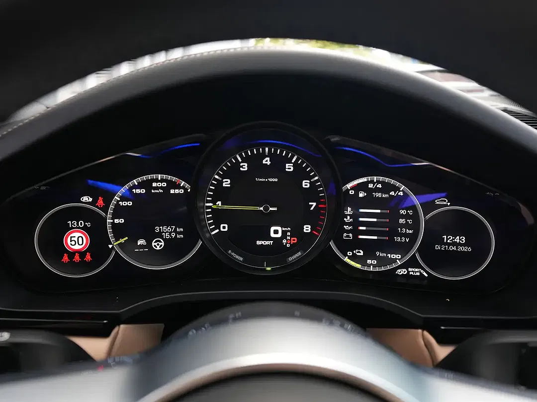 Porsche Cayenne E-Hybrid Coupe - Thumbnail 25