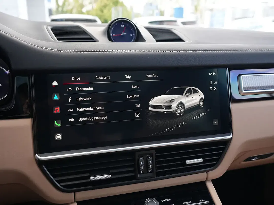 Porsche Cayenne E-Hybrid Coupe - Thumbnail 35
