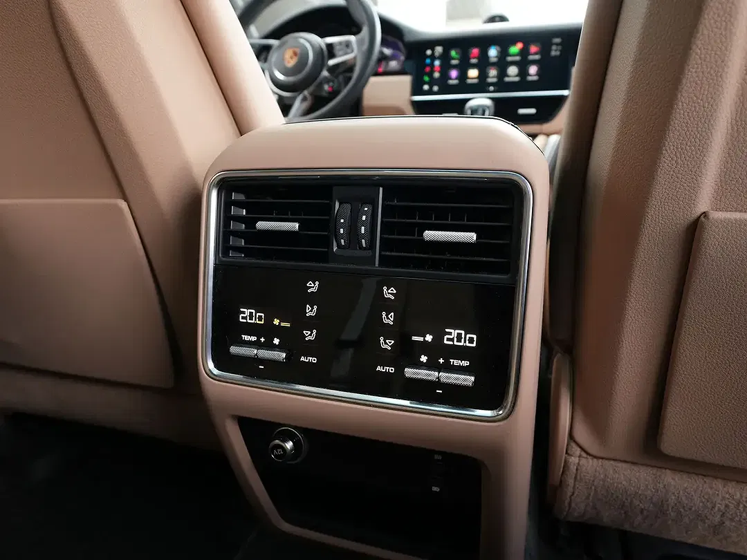 Porsche Cayenne E-Hybrid Coupe - Thumbnail 39