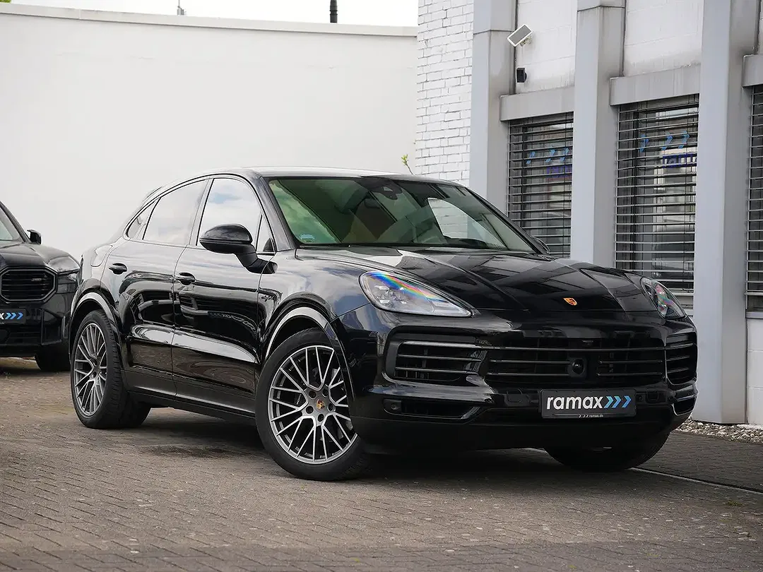 Porsche Cayenne E-Hybrid Coupe - Thumbnail 4