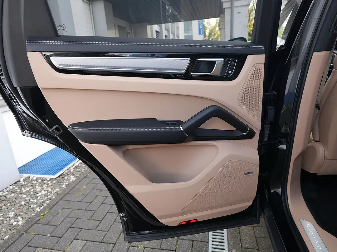 Porsche Cayenne E-Hybrid Coupe - Thumbnail 41