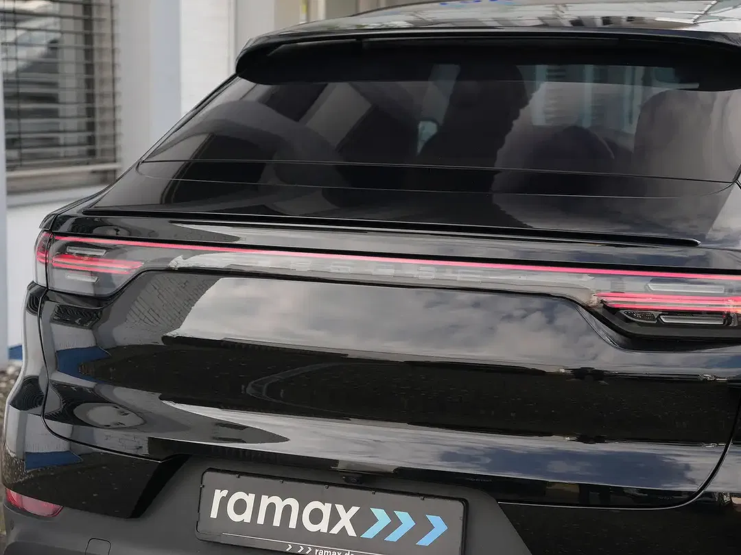 Porsche Cayenne E-Hybrid Coupe - Thumbnail 8