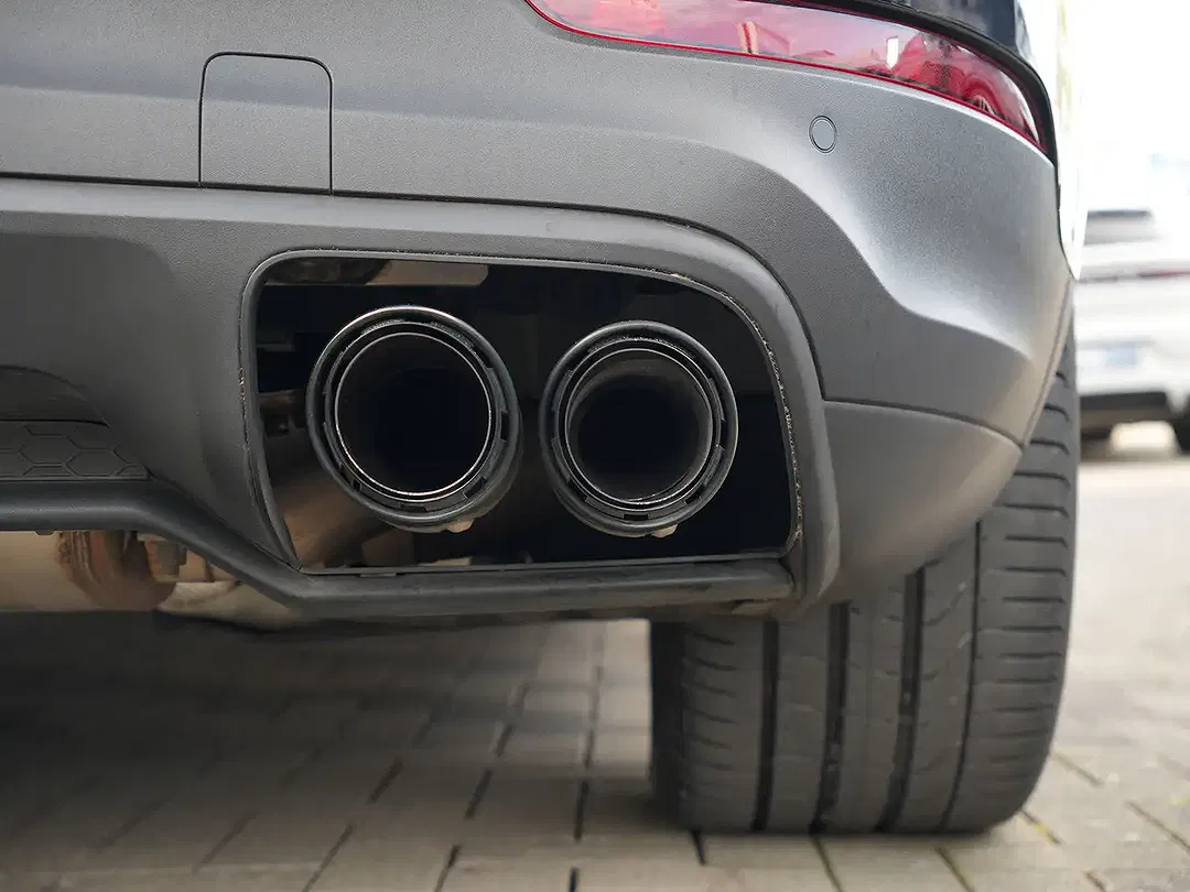 Porsche Cayenne E-Hybrid Coupe - Thumbnail 9