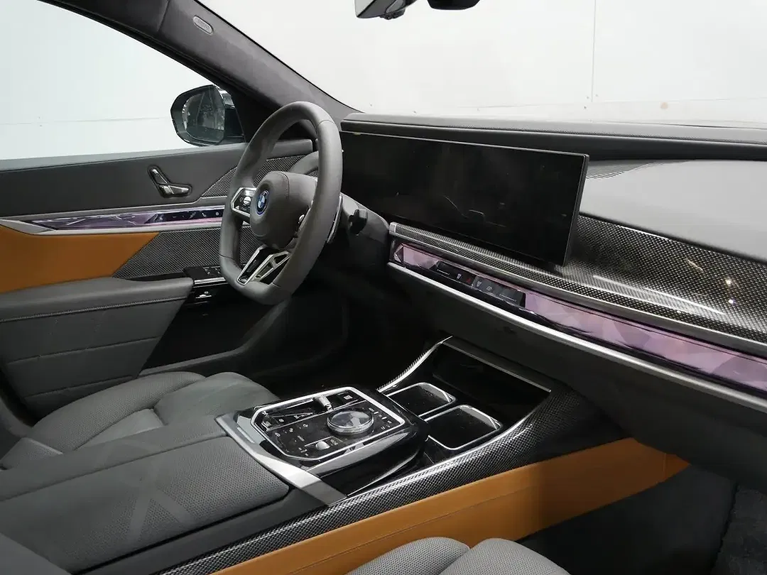 BMW 750 xDrive Lounge - Thumbnail 14