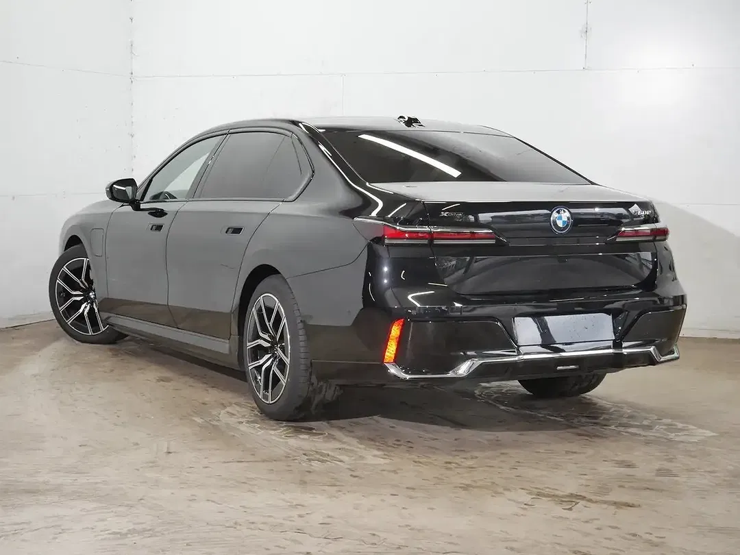 BMW 750 xDrive Lounge - foto 15