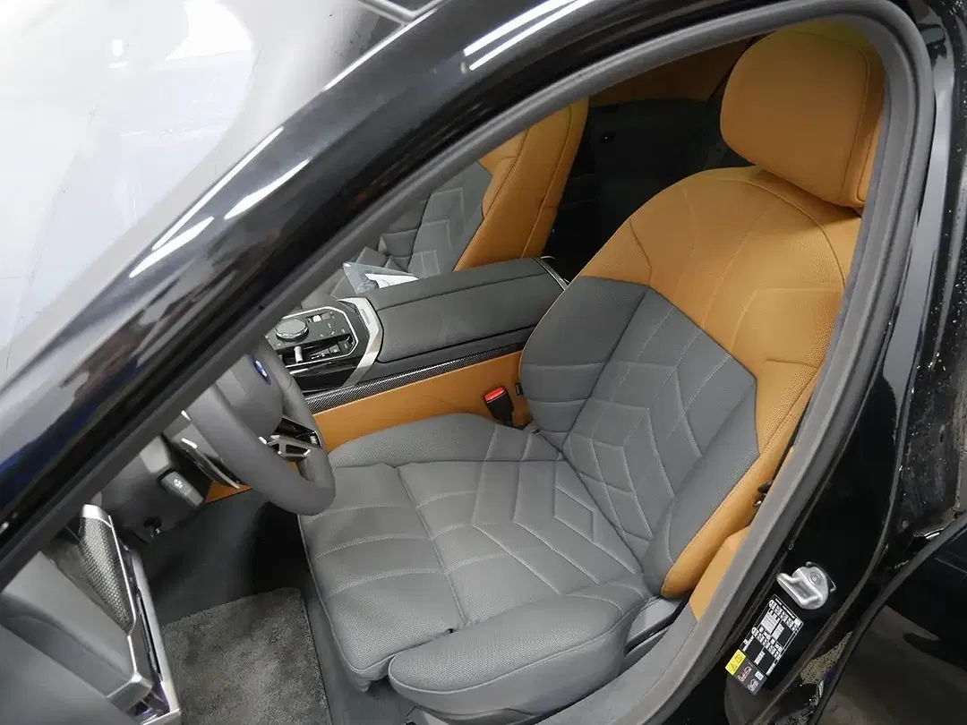 BMW 750 xDrive Lounge - Thumbnail 4