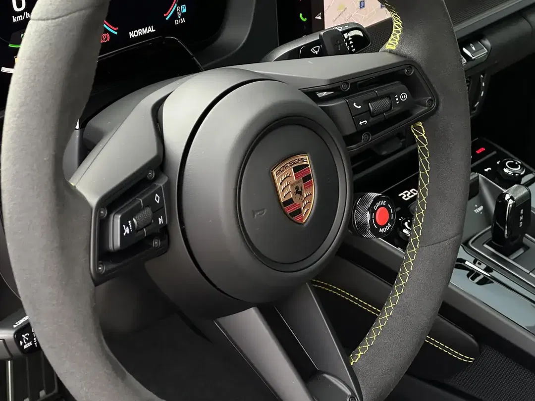 Porsche 992 Carrera 4 GTS Cabriolet - Thumbnail 14
