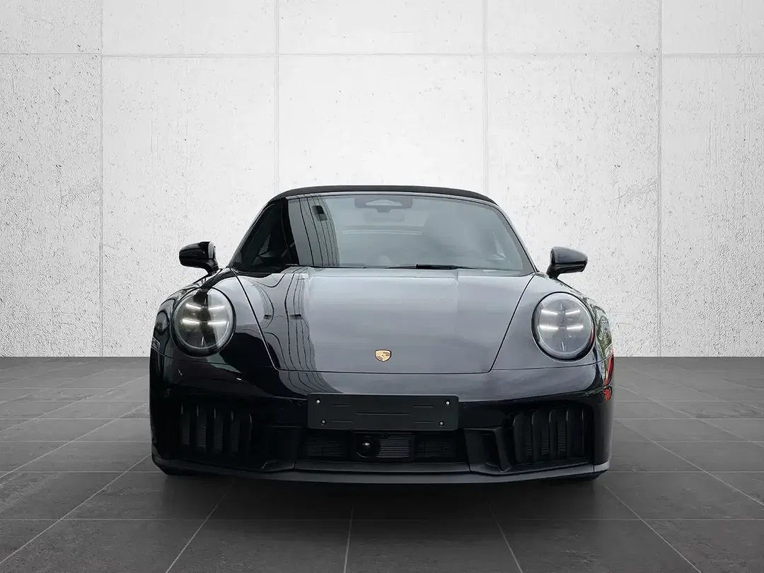 Porsche 992 Carrera 4 GTS Cabriolet - Thumbnail 4