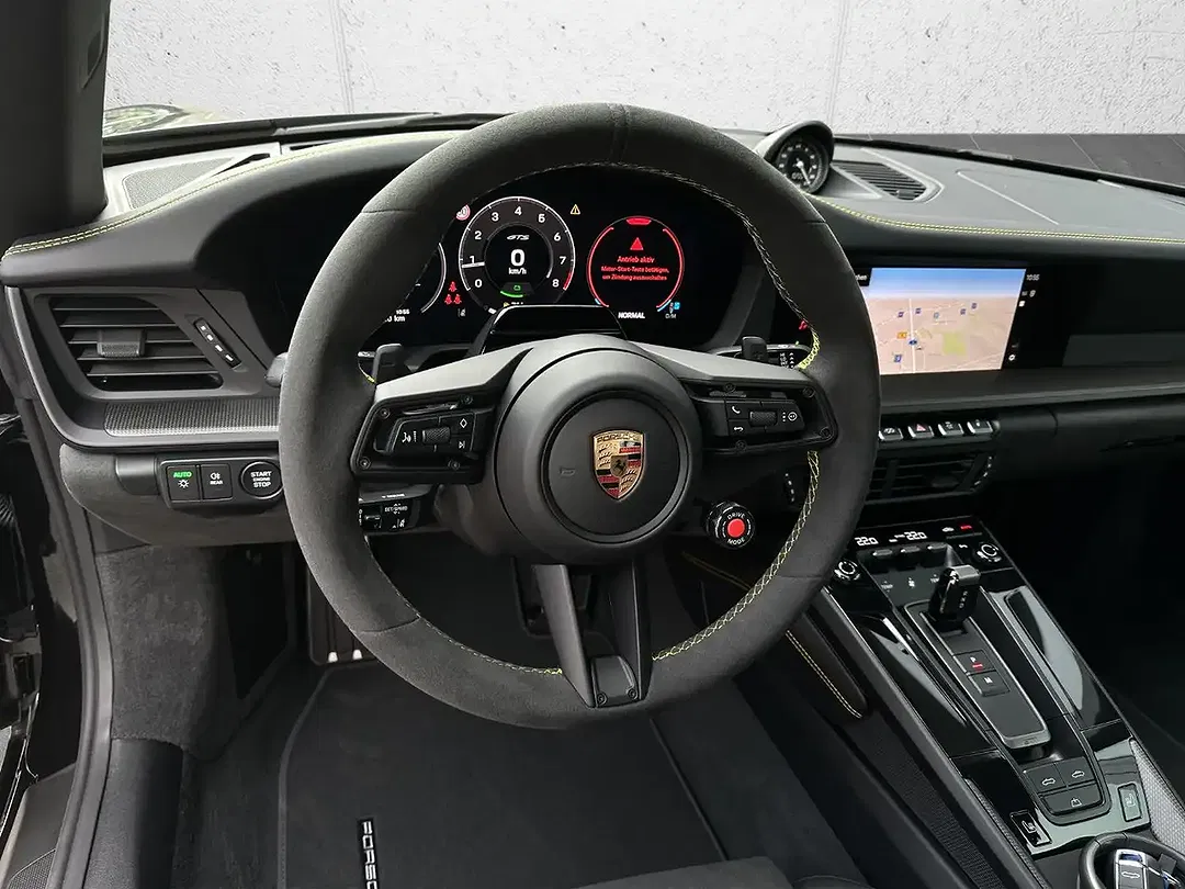 Porsche 992 Carrera 4 GTS Cabriolet - Thumbnail 9