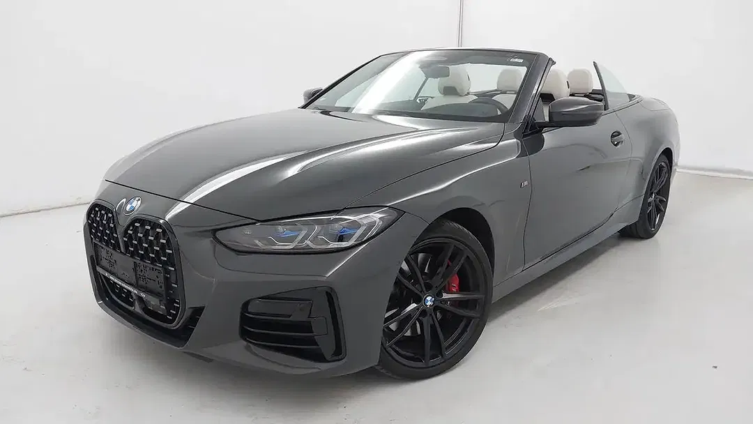 BMW 440 xDrive Convertible - Thumbnail 2