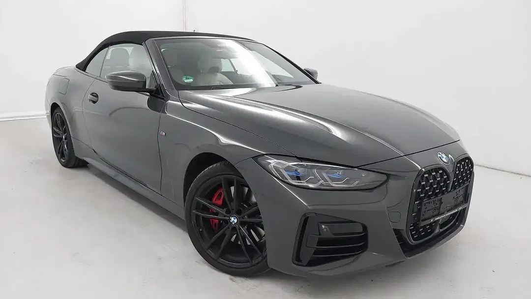 BMW 440 xDrive Convertible - Thumbnail 4