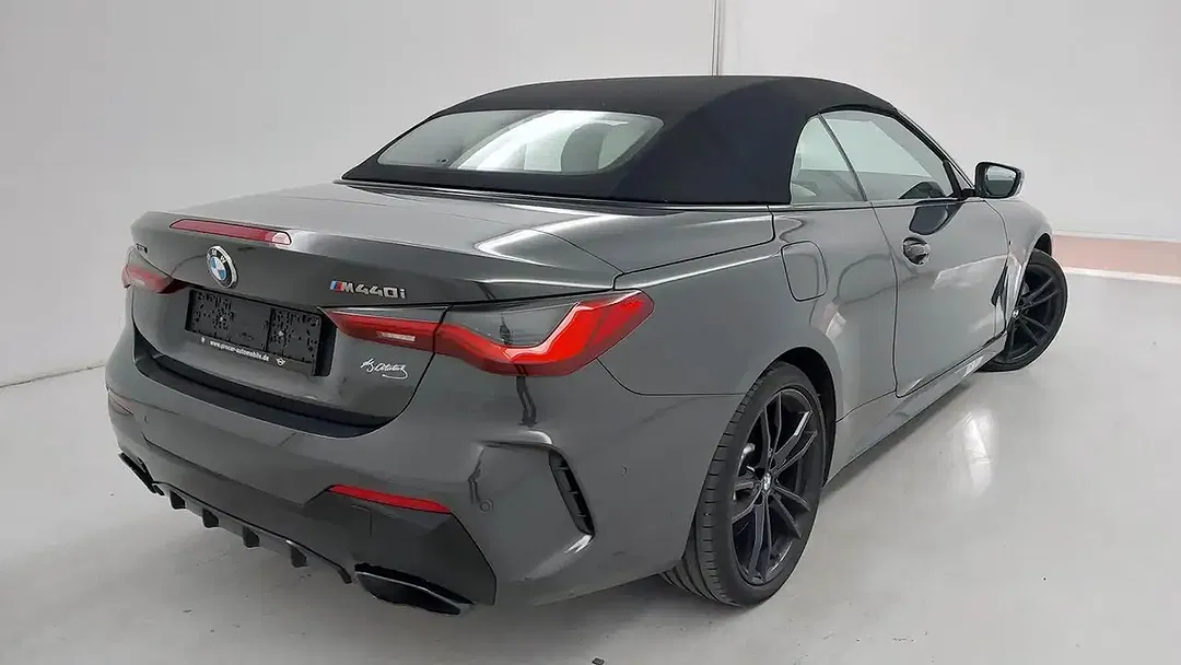 BMW 440 xDrive Convertible - Thumbnail 6