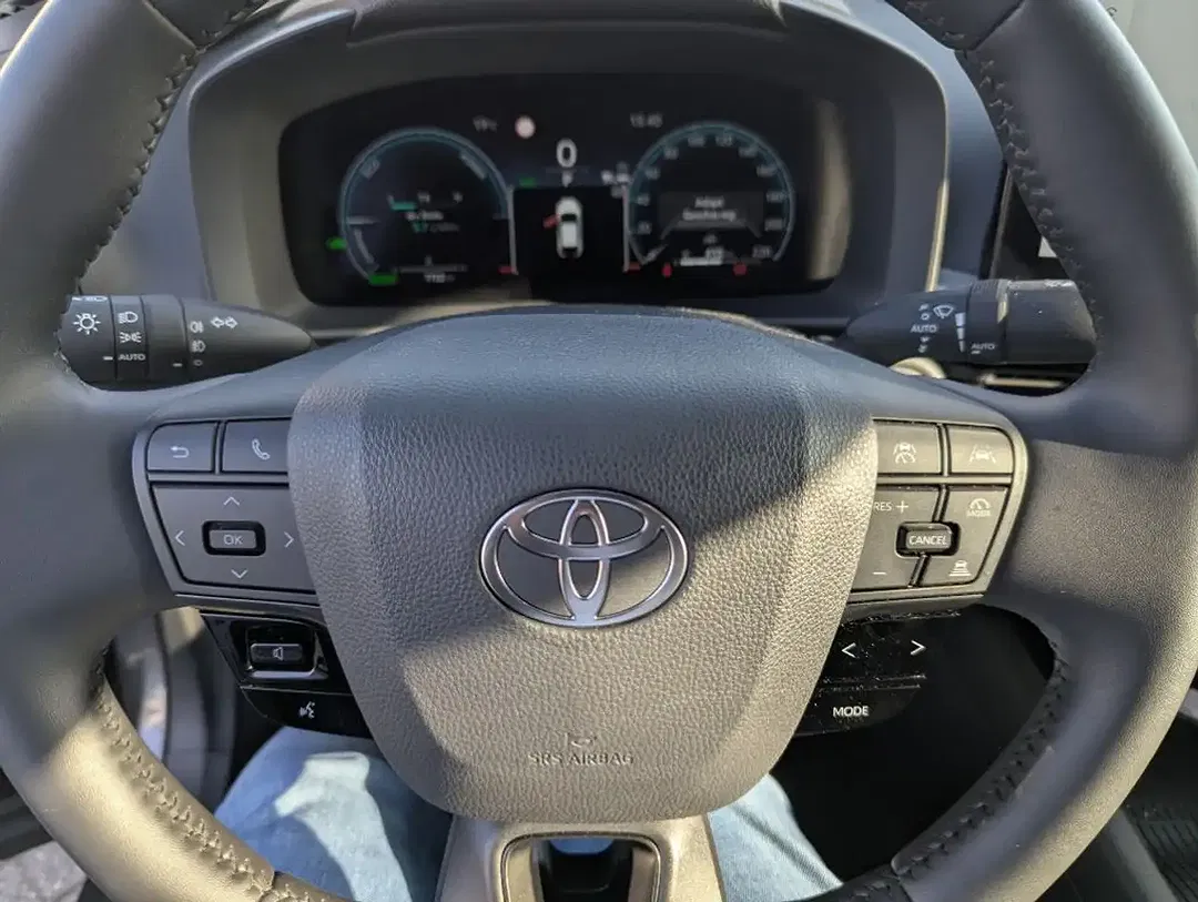 Toyota C-HR Hybrid Teamplayer - Thumbnail 10