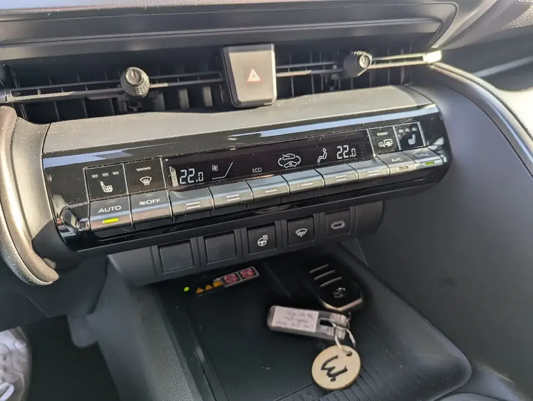 Toyota C-HR Hybrid Teamplayer - Thumbnail 14