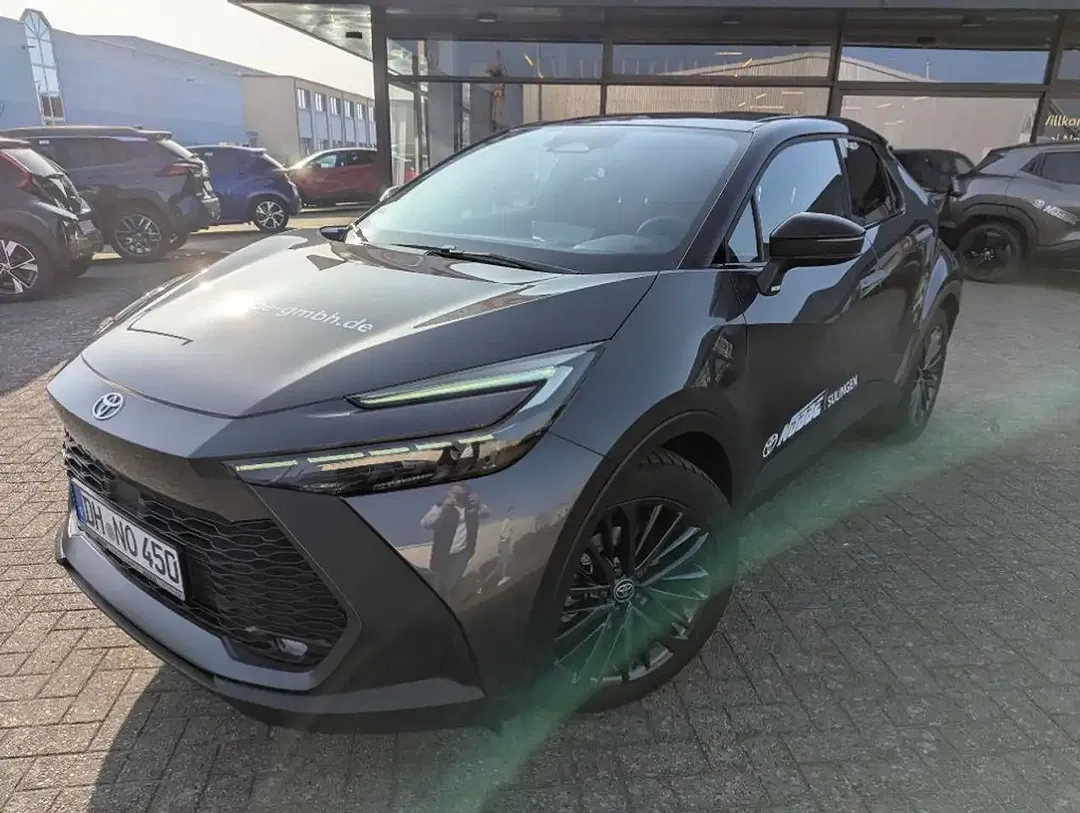 Toyota C-HR Hybrid Teamplayer - Thumbnail 2