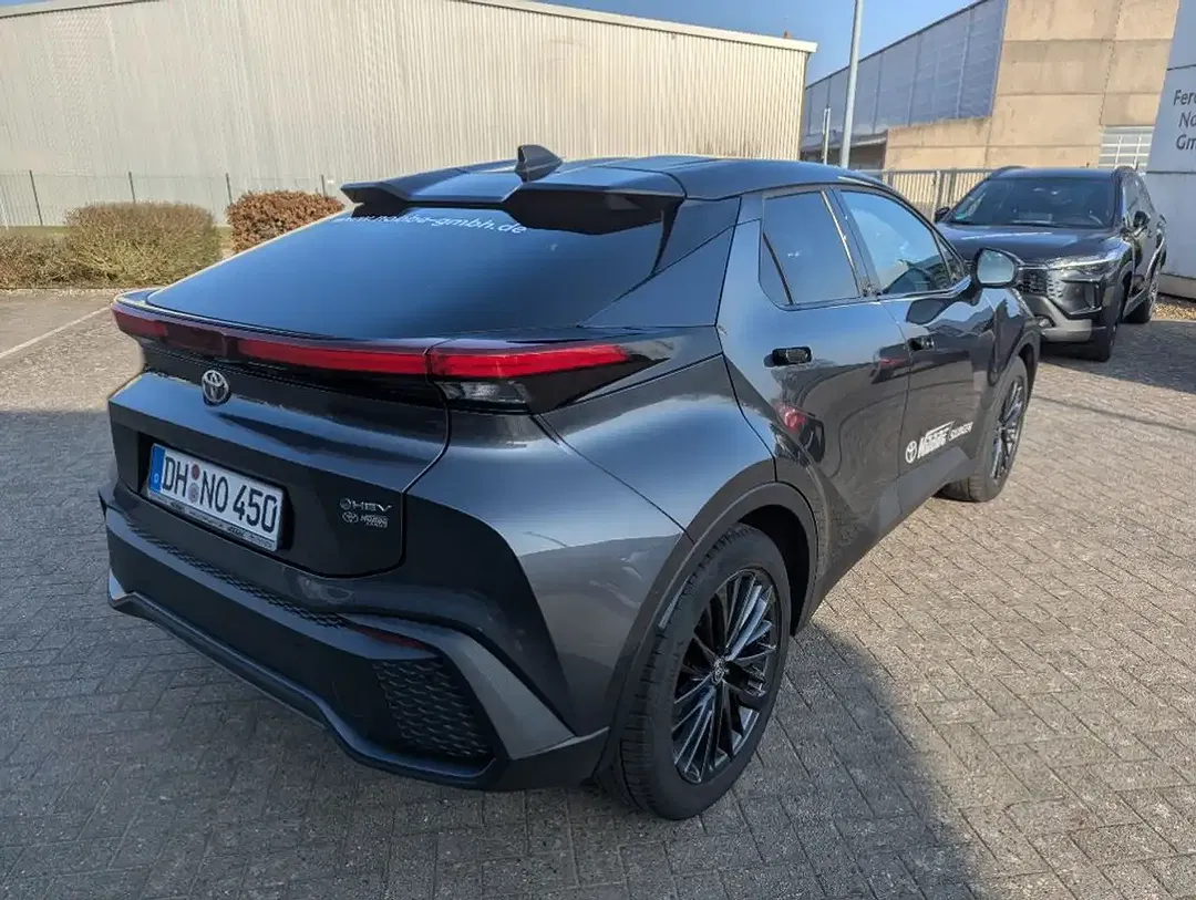 Toyota C-HR Hybrid Teamplayer - Thumbnail 4
