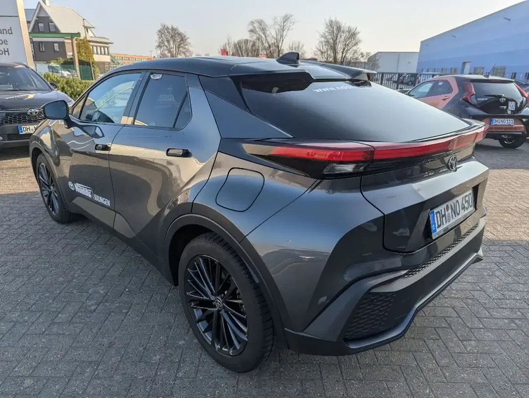 Toyota C-HR Hybrid Teamplayer - Thumbnail 5