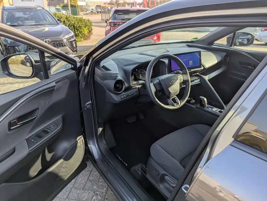 Toyota C-HR Hybrid Teamplayer - Thumbnail 7