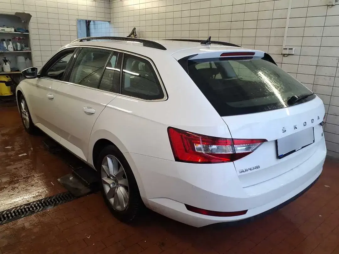 Skoda Superb 1.4 TSI iV DSG Combi Ambition - Thumbnail 3