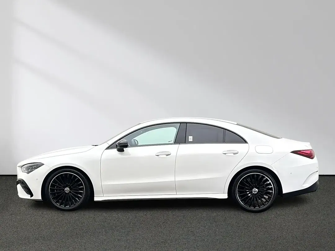Mercedes-Benz CLA 200 AMG Night - Thumbnail 2