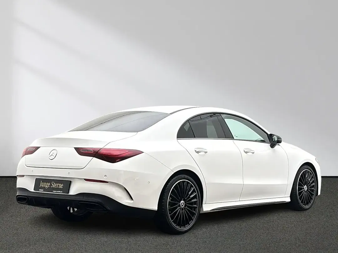 Mercedes-Benz CLA 200 AMG Night - Thumbnail 3