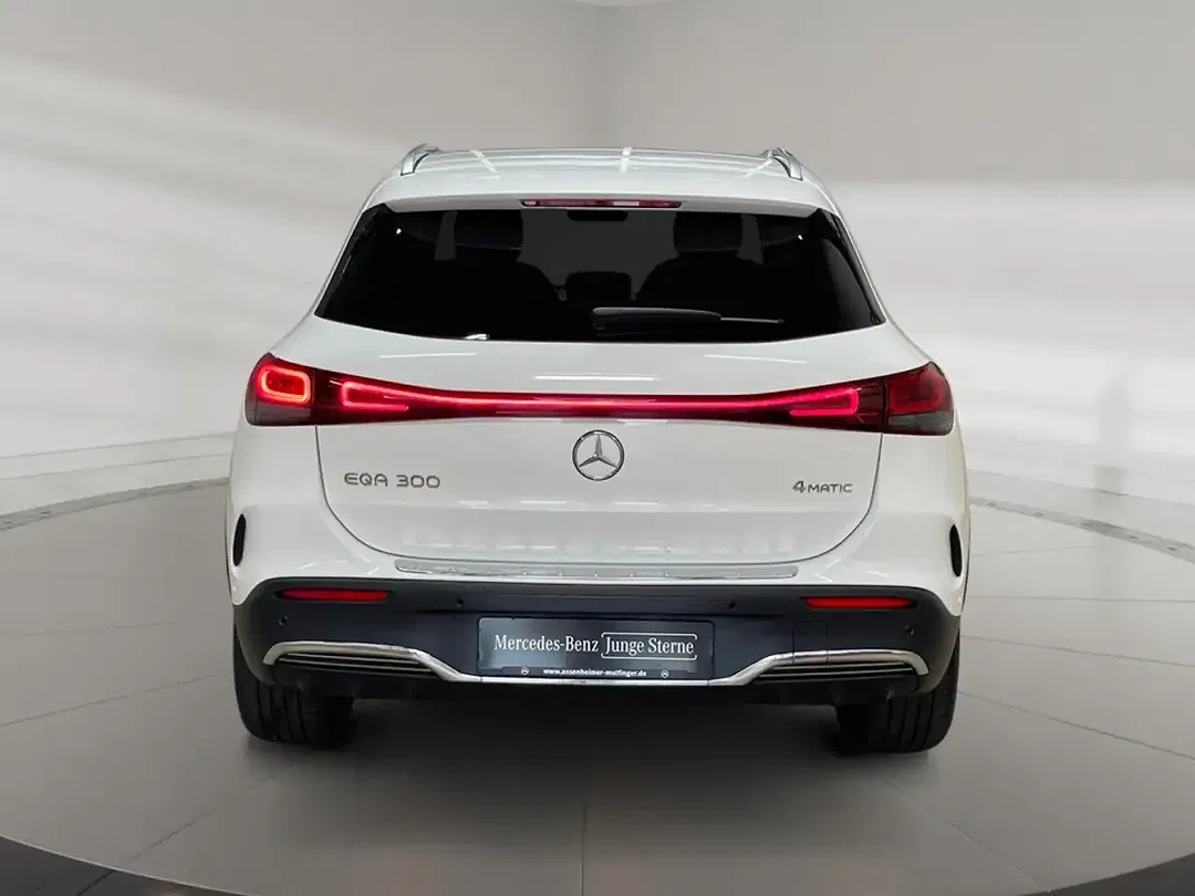 Mercedes-Benz EQA 300 4MATIC AMG MBUX - Thumbnail 5