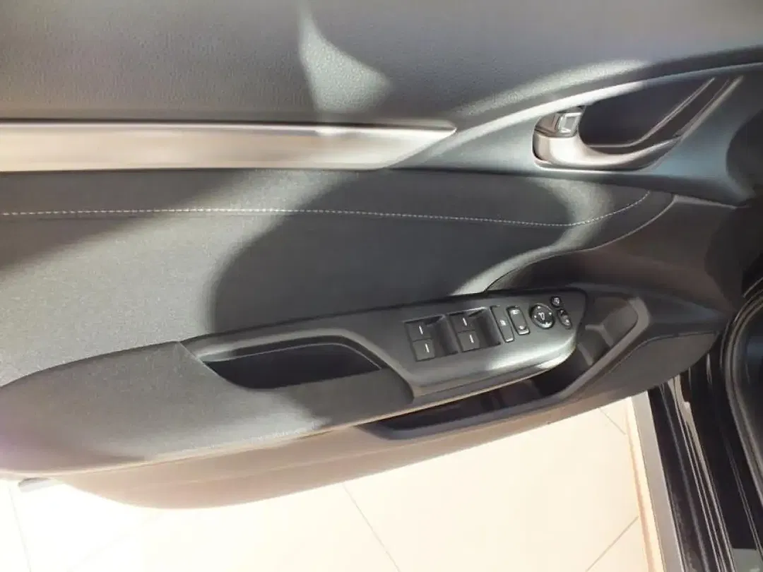 Honda Civic 1.0 i-VTEC Turbo Elegance - Thumbnail 5