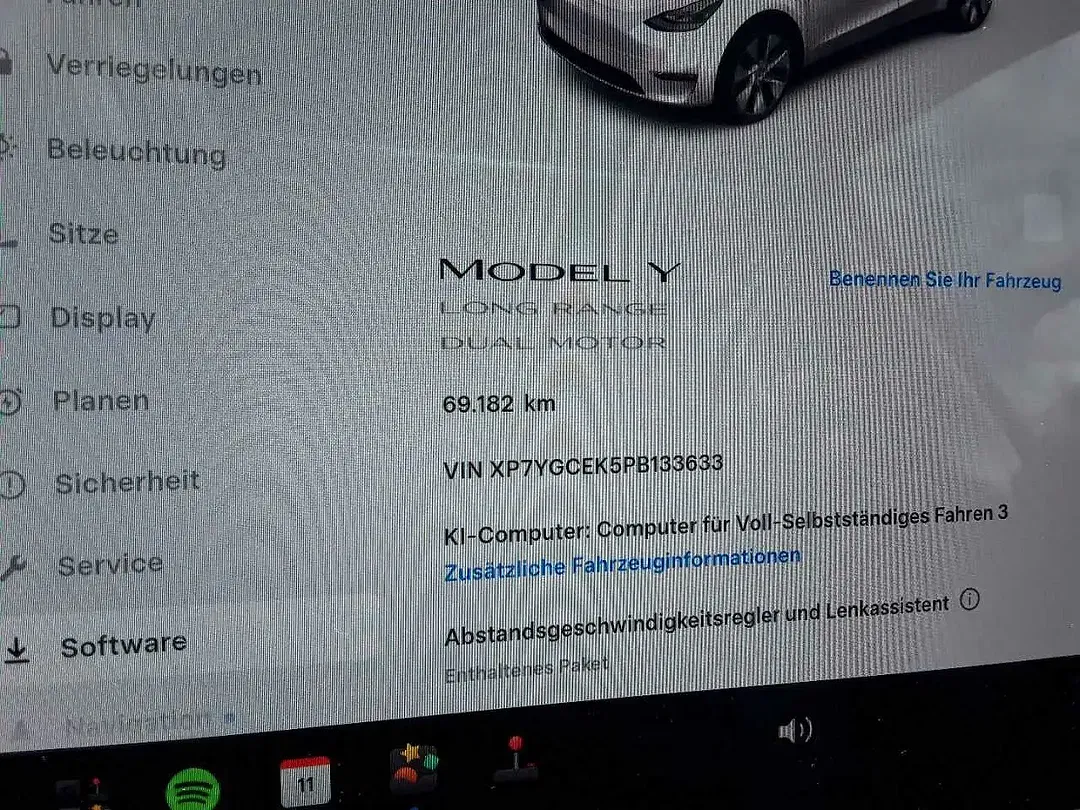 Tesla Model Y AWD Dual Motor Long Range - Thumbnail 5