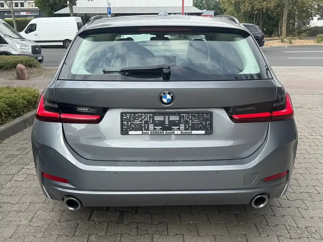 BMW 320 AUT xDrive Touring - Thumbnail 3