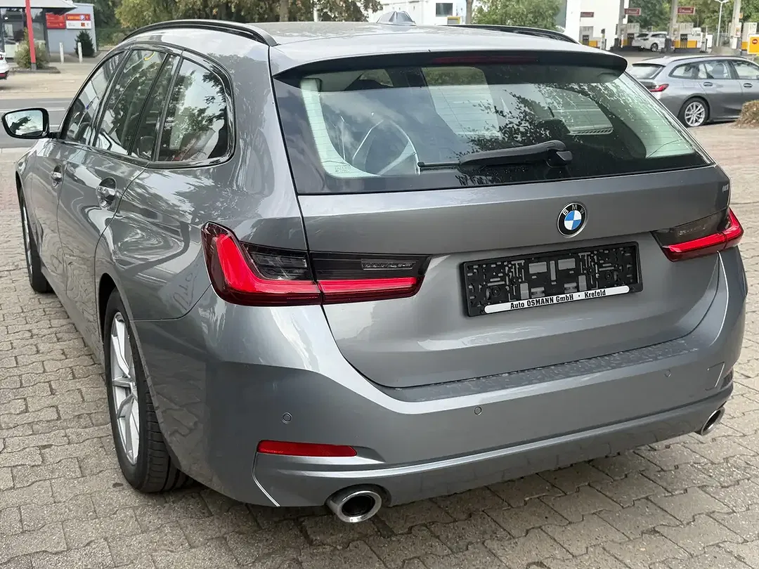 BMW 320 AUT xDrive Touring - Thumbnail 4