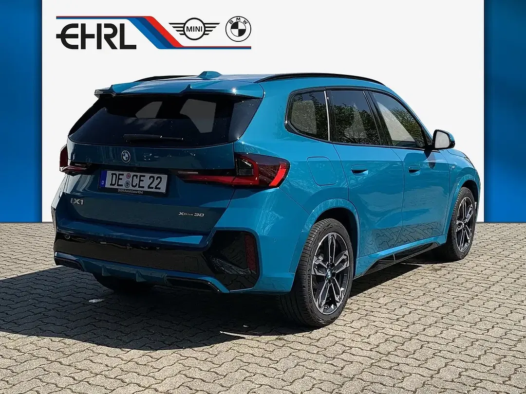 BMW iX1 xDrive M - Thumbnail 5