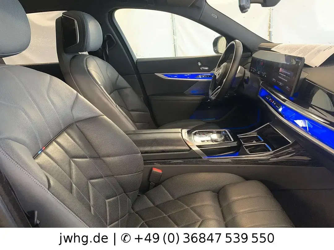 BMW i7 M Sport Pro - Thumbnail 3