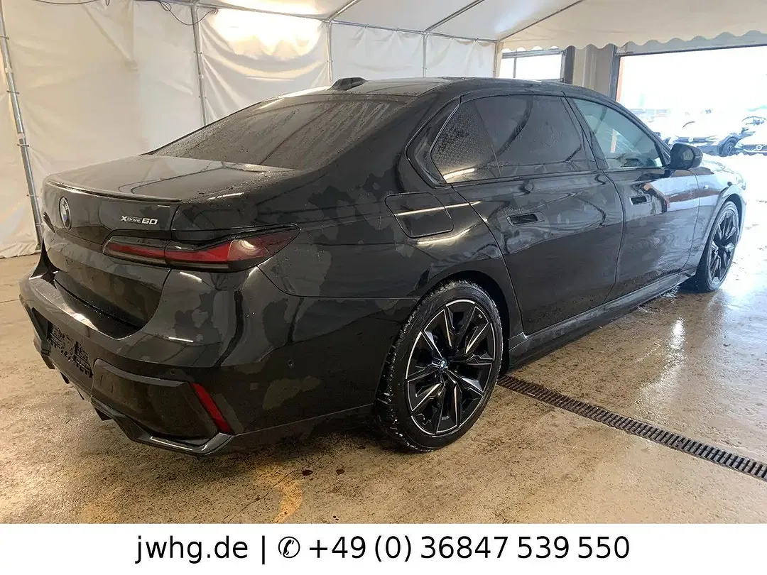 BMW i7 M Sport Pro - Thumbnail 4