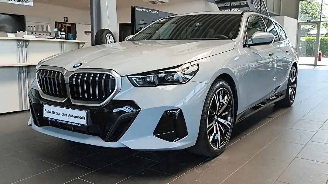 BMW 520 M Sport Touring - Thumbnail 3