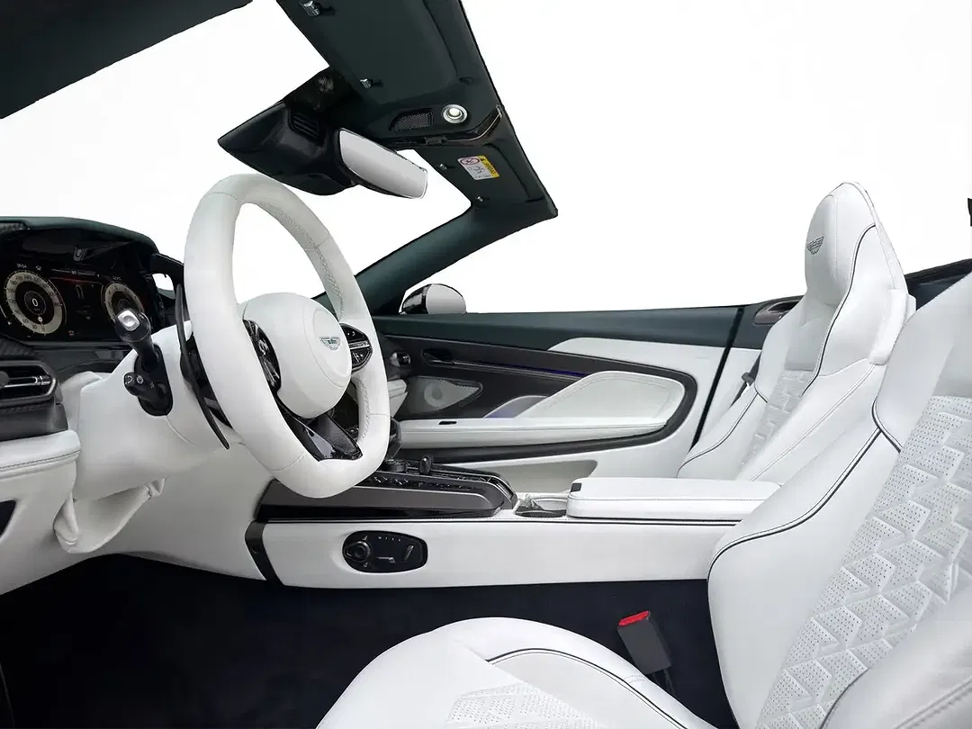 Aston Martin Vanquish Volante - Thumbnail 11